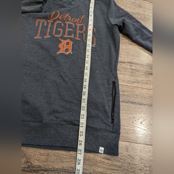 Detroit Tigers Medium Ladies Women's Soft Stretchy Hoodie Lightweight 47 Brand - Picture 2 of 8